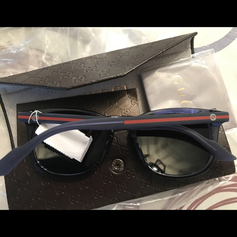 SOLD βοΈAuthentic GUCCI Unisex 50m retro sunglasses - Picture 1 of 8